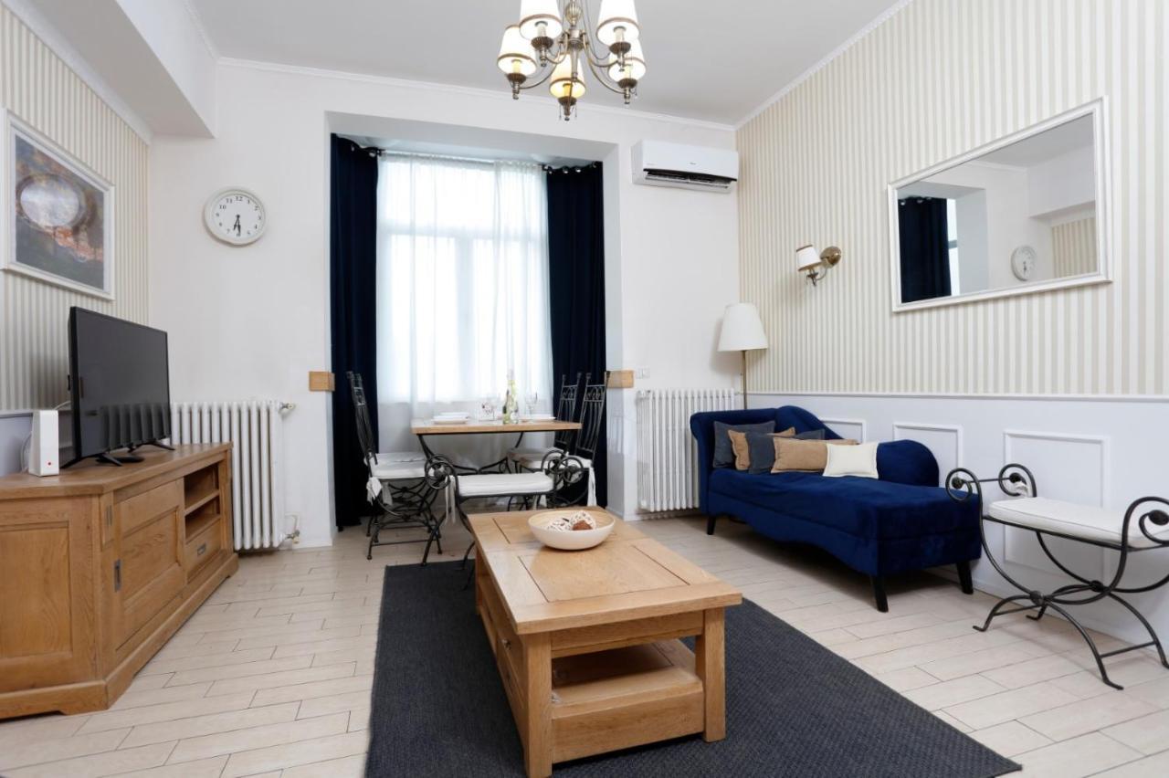 Classy 2 Bedroom Apartment In City Center Бухарест Экстерьер фото