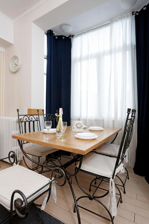 Classy 2 Bedroom Apartment In City Center Бухарест Экстерьер фото